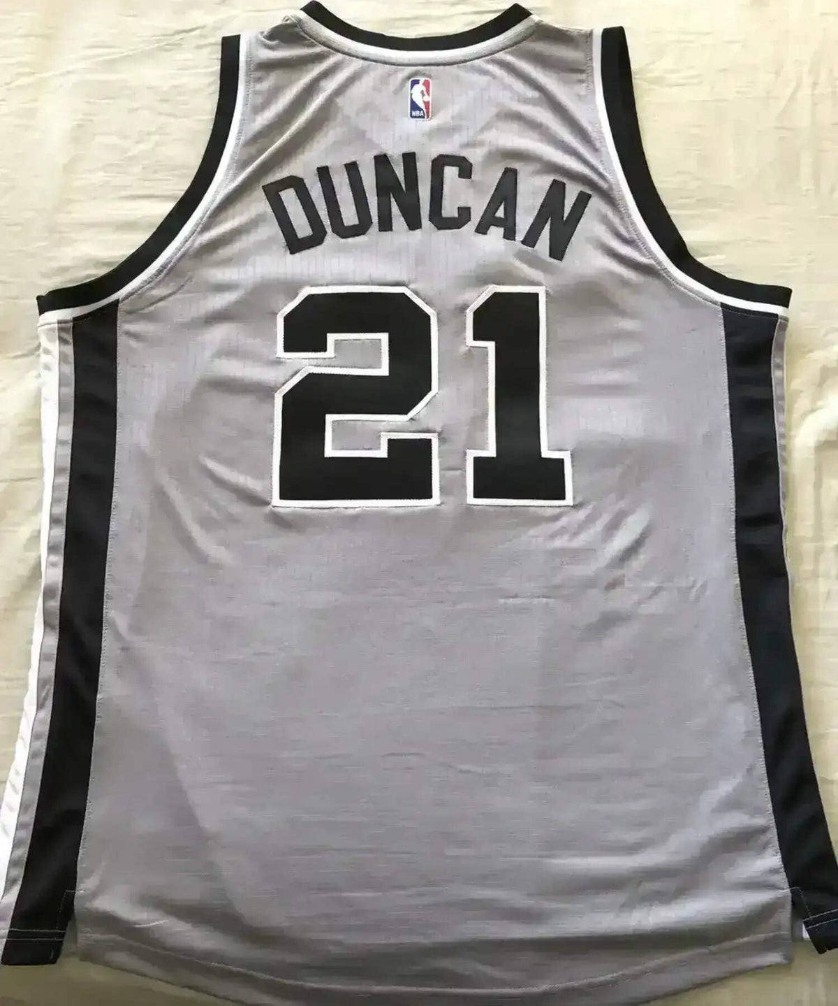 Tim Duncan San Antonio Spurs Adidas gray jersey NEW